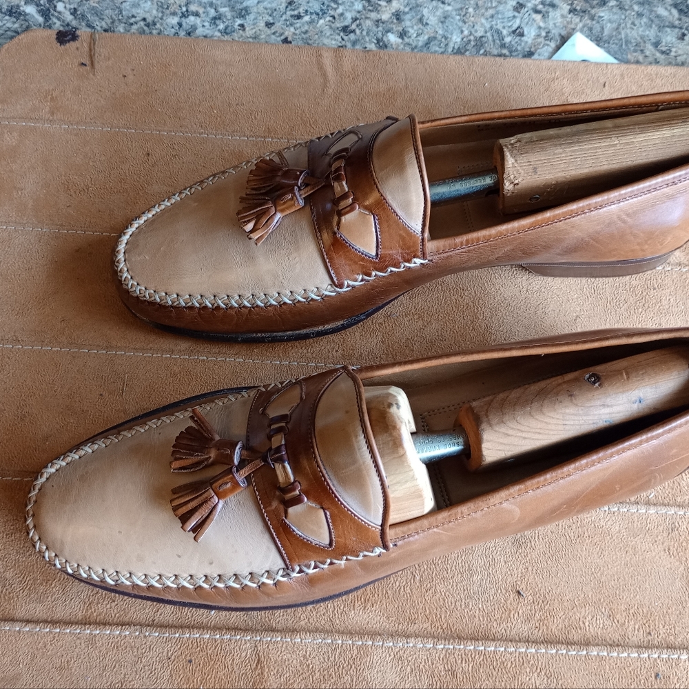 Johnston &Murphy Men's Two-Tone Italy Tassel Slipon Loafer Size 10M (34)
